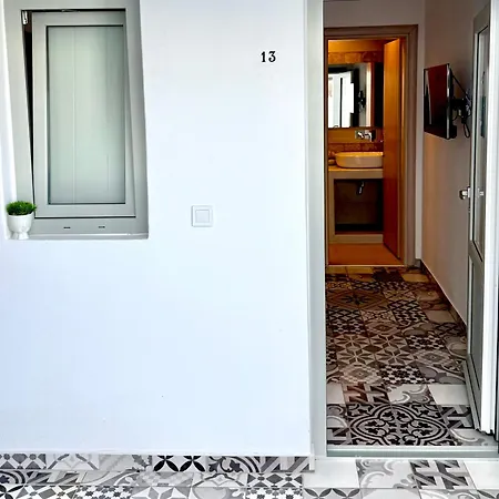 Szálloda Giasemi *