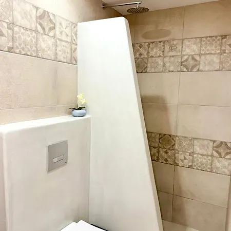 Giasemi Hotel *