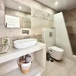 فندق Giasemi *