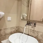 فندق Giasemi